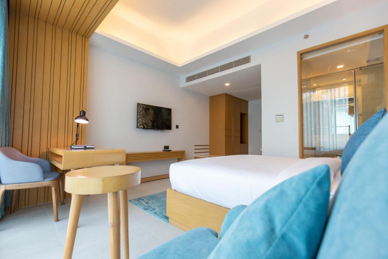 Hotel Siraichuli Csitvan Kültér fotó