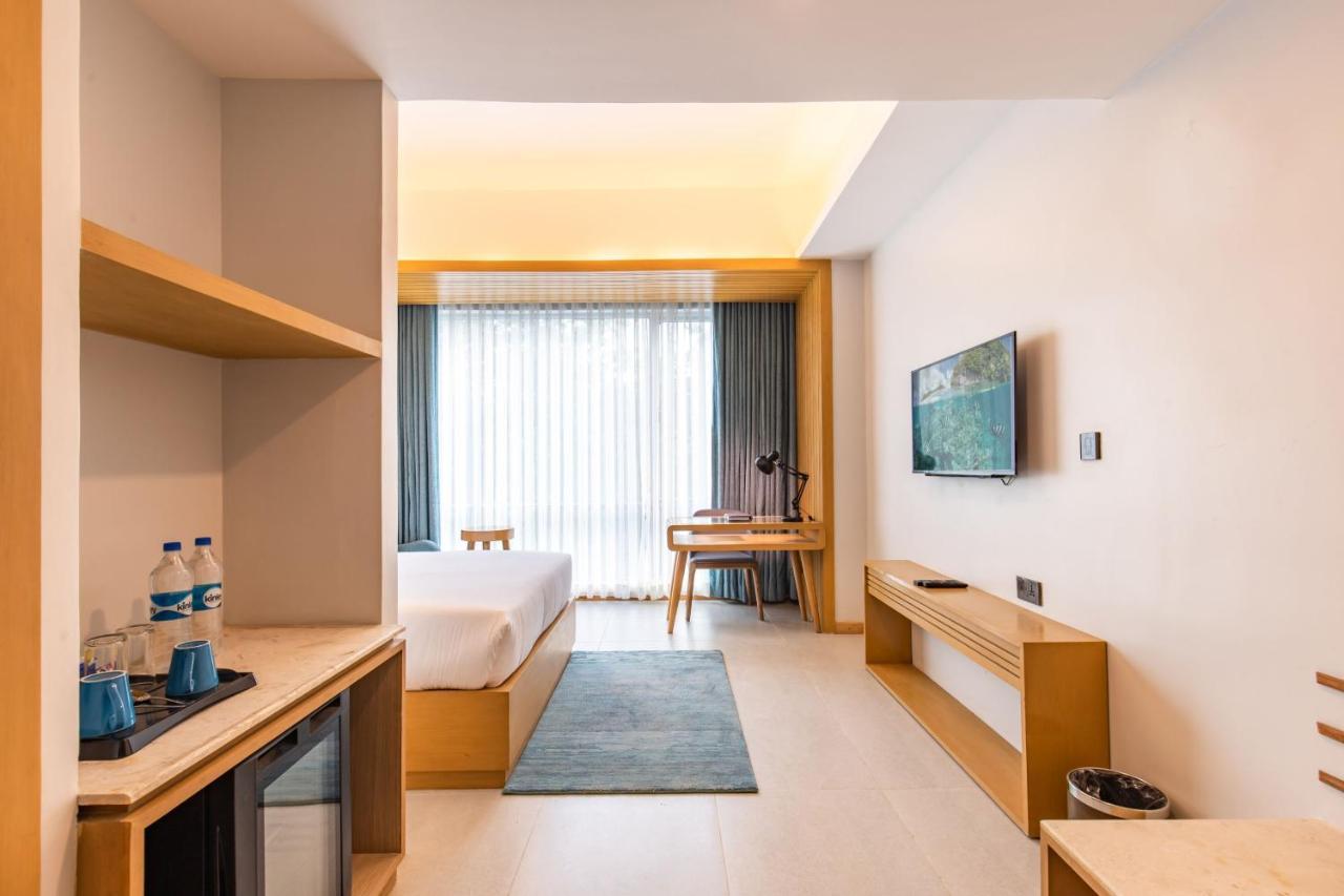 Hotel Siraichuli Csitvan Kültér fotó
