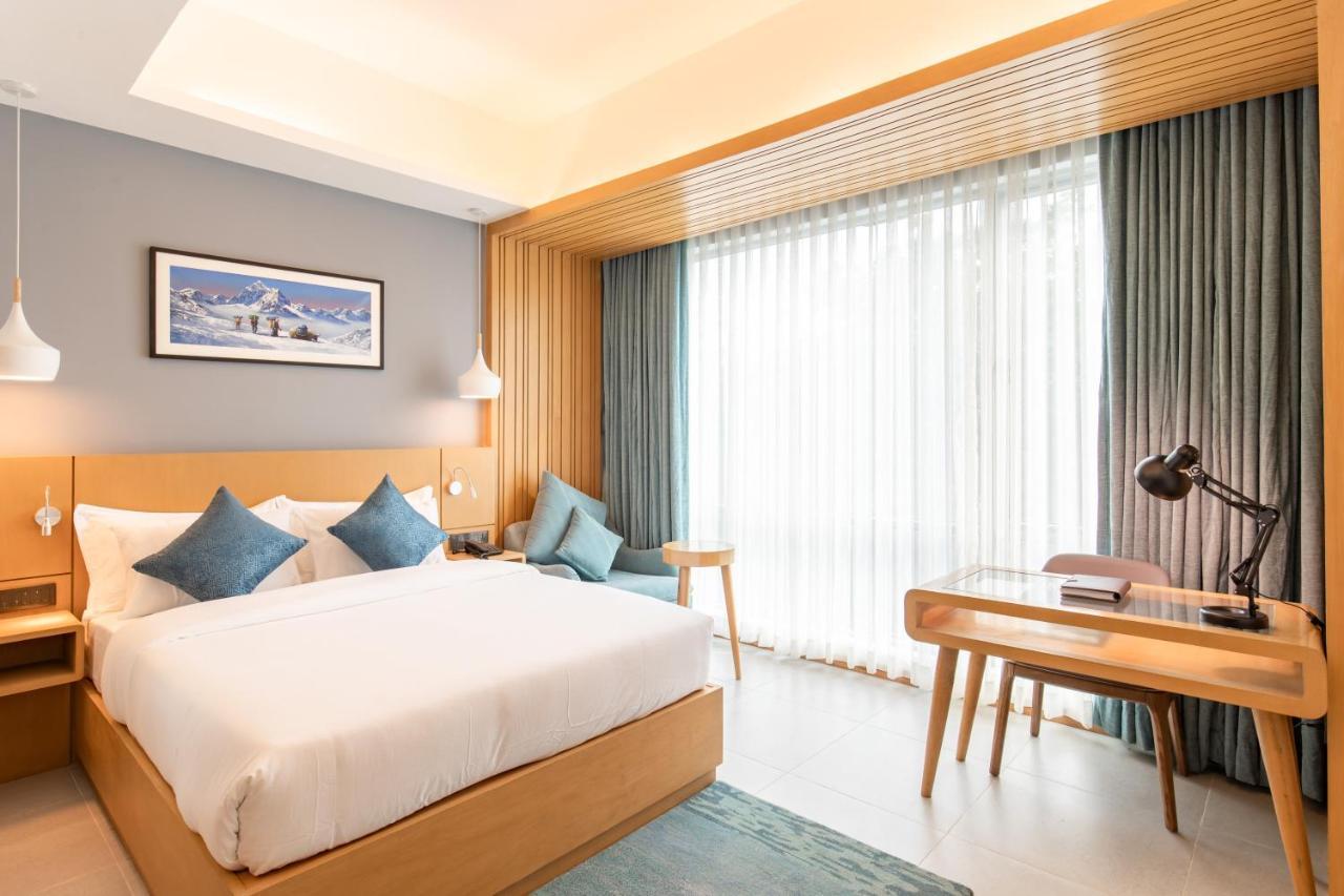 Hotel Siraichuli Csitvan Kültér fotó