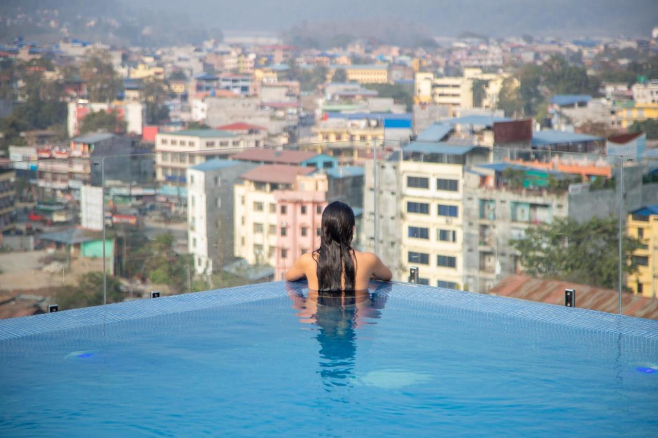 Hotel Siraichuli Csitvan Kültér fotó