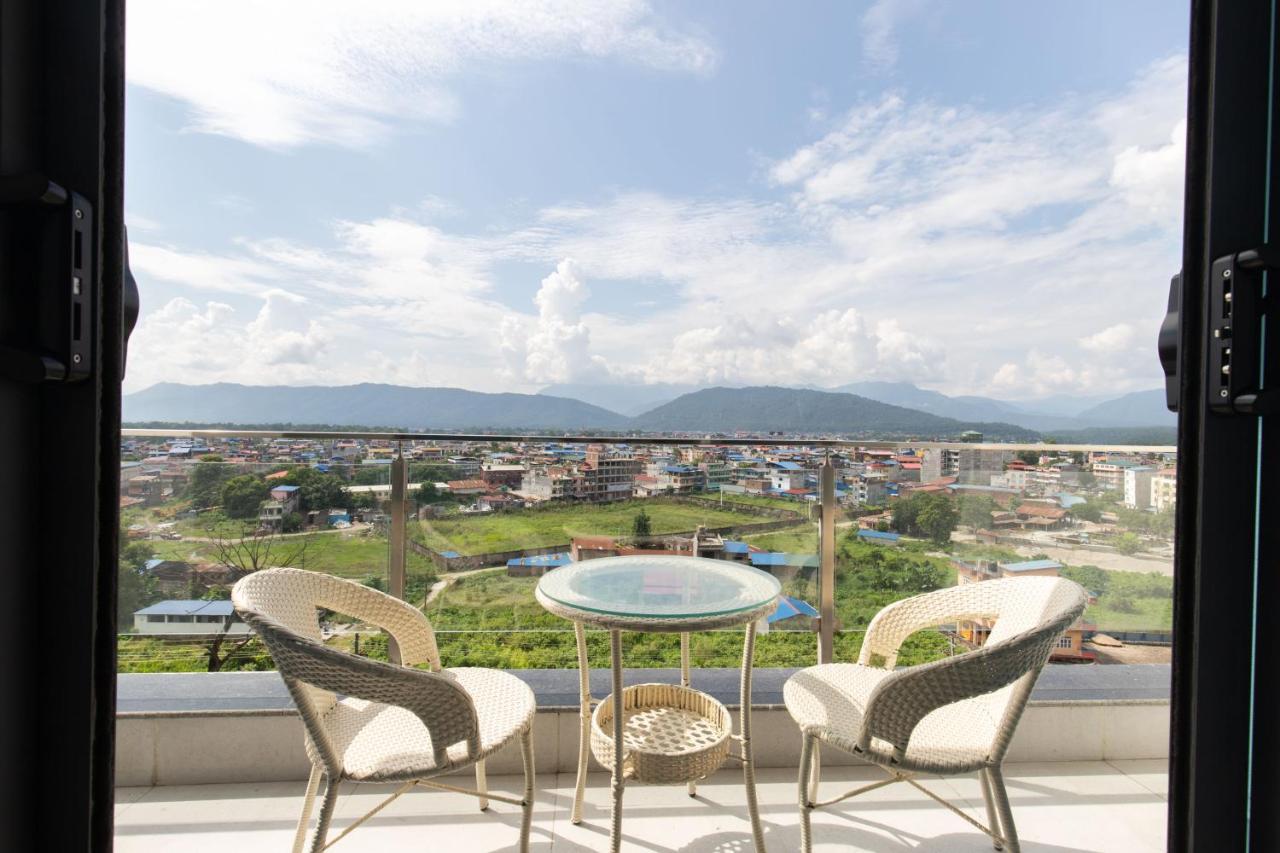 Hotel Siraichuli Csitvan Kültér fotó