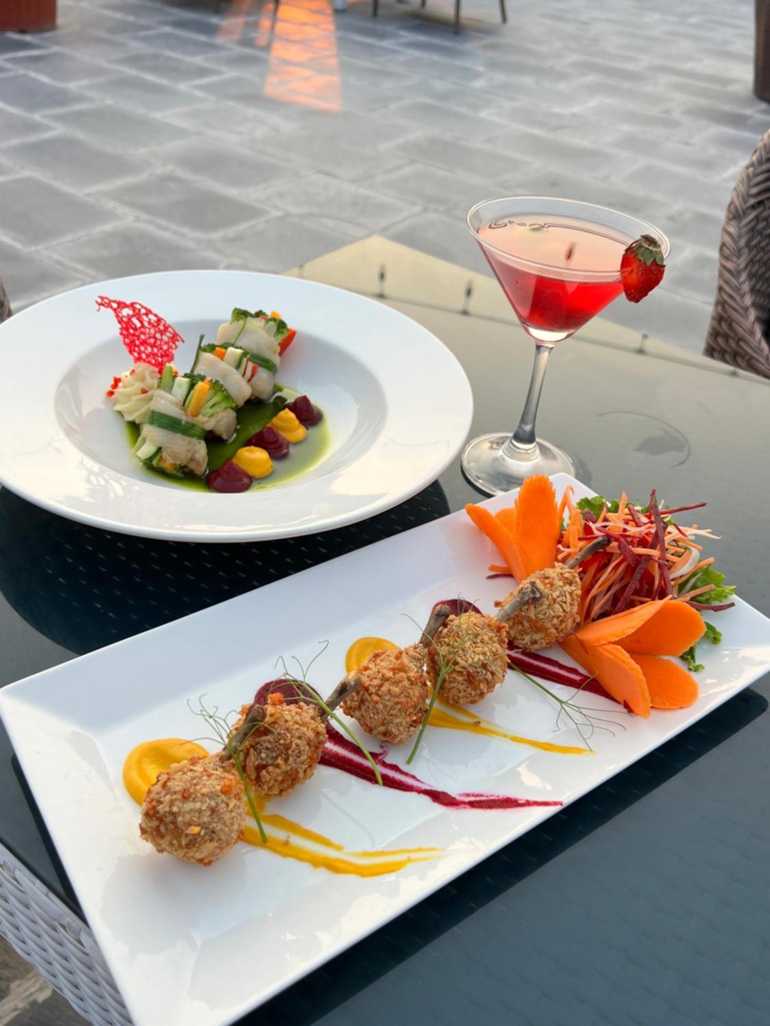 Hotel Siraichuli Csitvan Kültér fotó