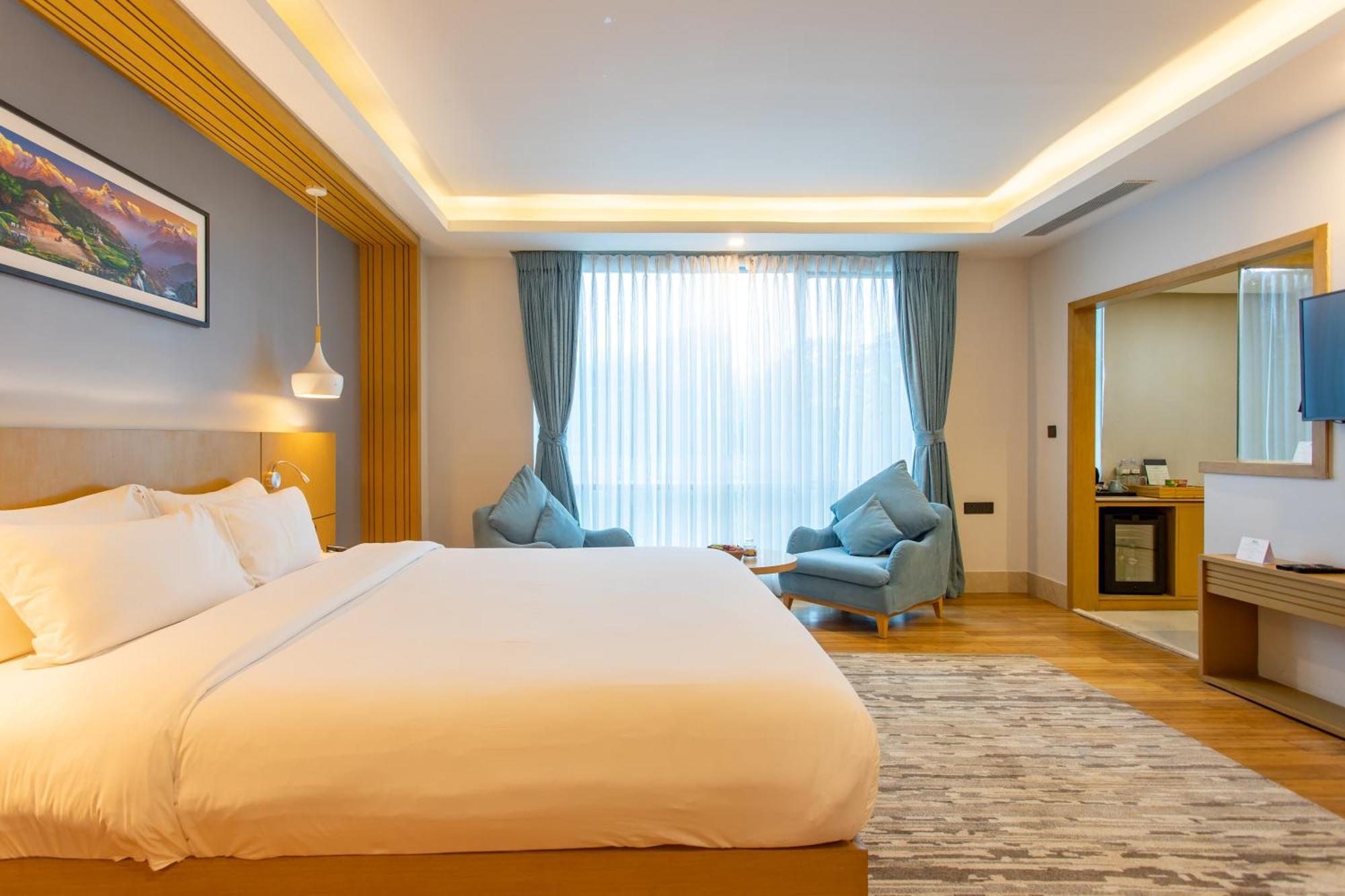 Hotel Siraichuli Csitvan Kültér fotó